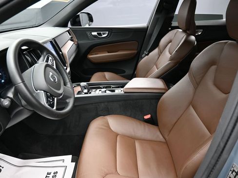 Used 2024 Volvo XC60 B5 Plus image 11