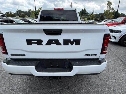 Used 2025 RAM 2500 Big Horn AWD/4WD image 9