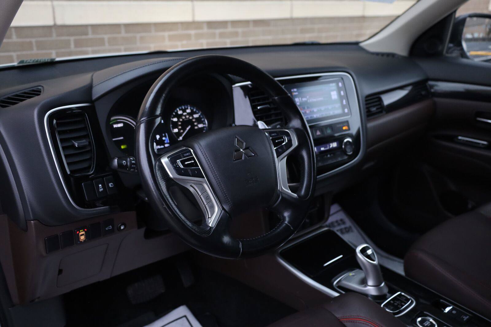 Used 2018 Mitsubishi Outlander GT AWD/4WD image 16