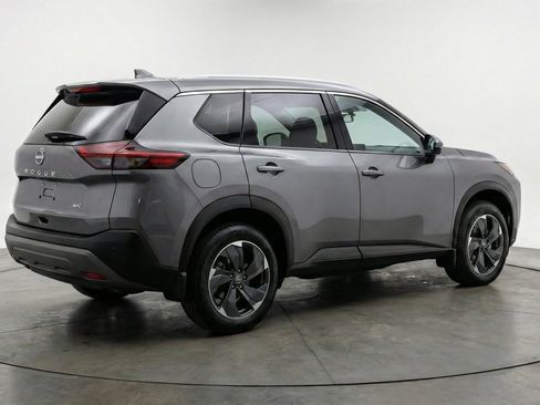 Used 2025 Nissan Rogue SV AWD/4WD image 9