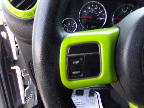 Used 2014 Jeep Wrangler Sport AWD/4WD image 9