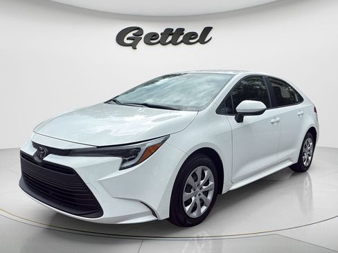 Used 2026 Toyota Corolla LE FWD image 1