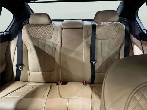 Used 2016 BMW 750i RWD image 46