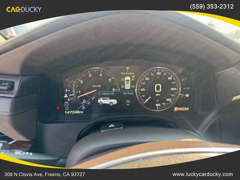 Used 2015 Cadillac Escalade Luxury image 13