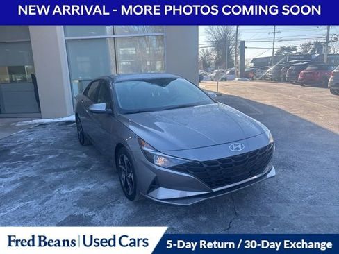 Used 2023 Hyundai Elantra SEL w/ Convenience Package image 1