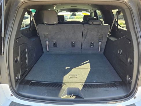 Used 2023 Chevrolet Suburban LS image 24