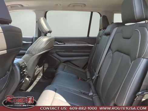 Used 2023 Jeep Grand Cherokee L Limited w/ Black Appearance Package AWD/4WD image 23