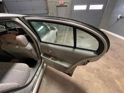 Used 2003 Buick Le Sabre Custom image 26