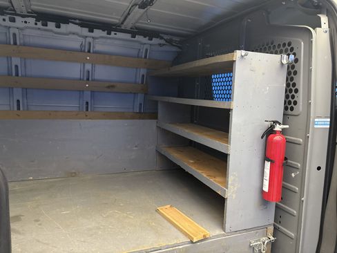 Used 2018 Chevrolet Express 2500 w/ Driver Convenience Package RWD image 5