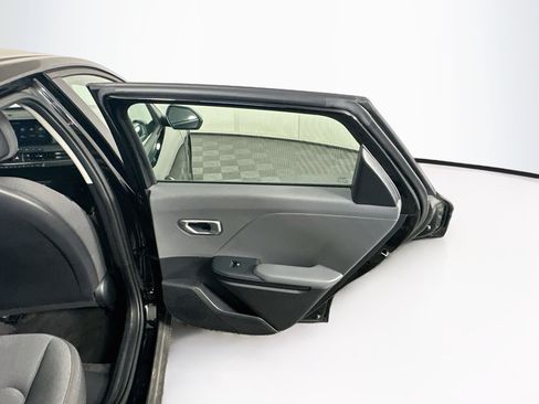 Used 2025 Kia K4 FWD image 28