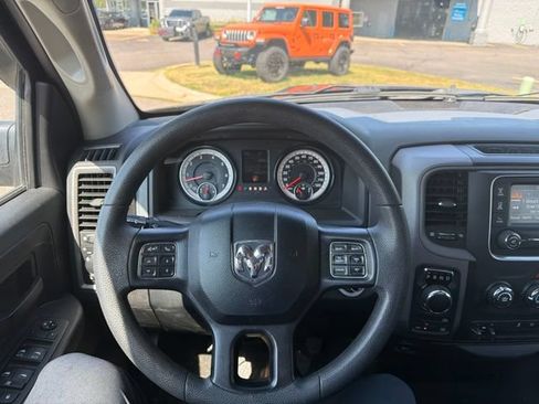 Used 2018 RAM 1500 Express w/ Express Value Package AWD/4WD image 13