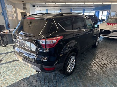Used 2017 Ford Escape SE w/ SE Leather Comfort Package image 6