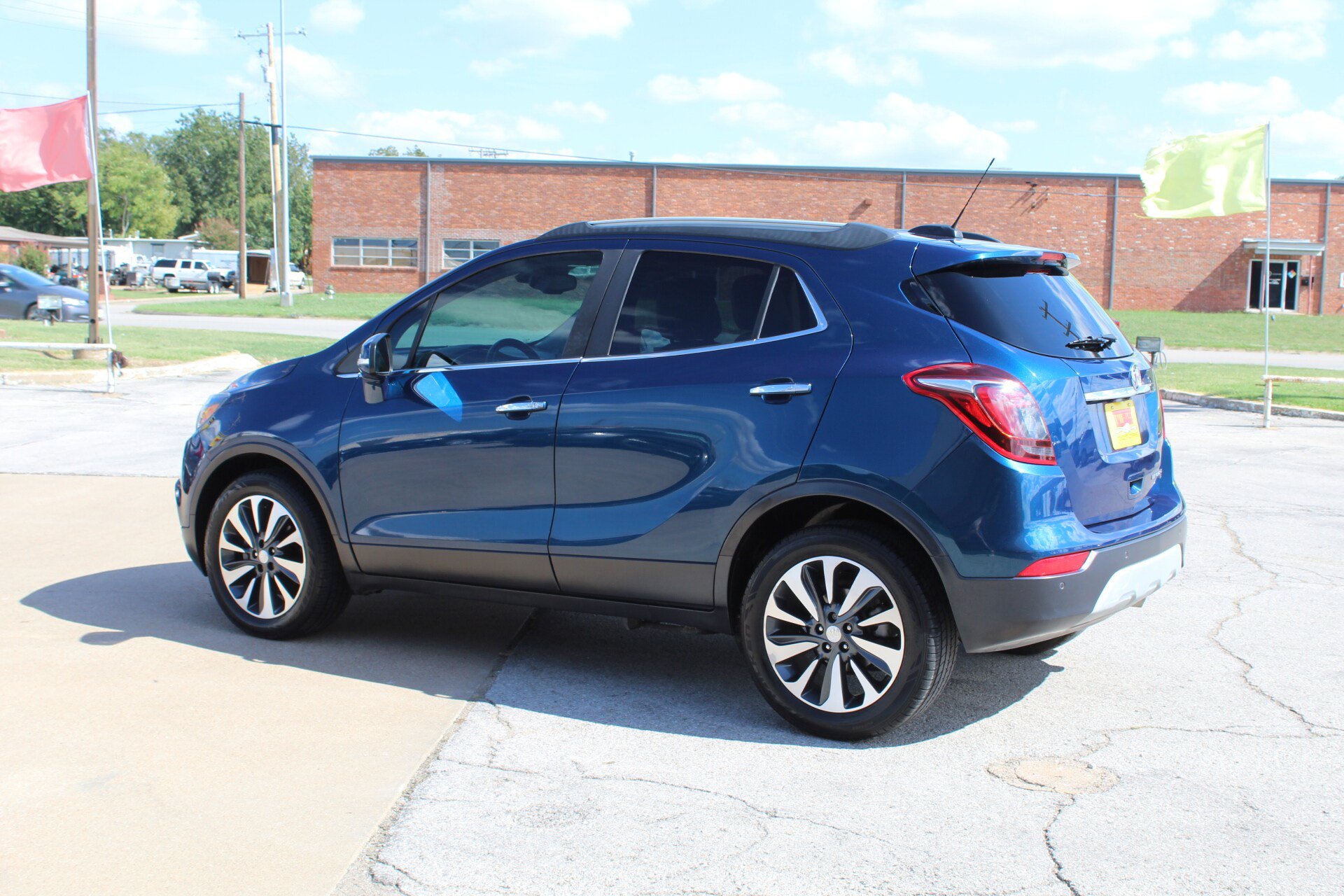 Used 2019 Buick Encore Essence w/ Safety Package II AWD/4WD image 8