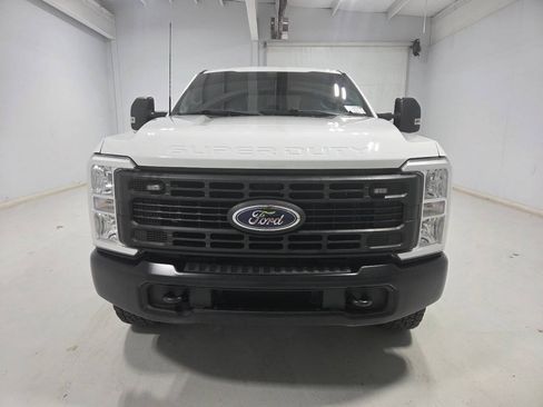 Used 2024 Ford F250 XL AWD/4WD image 2