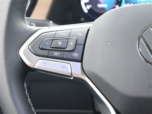 New 2026 Volkswagen Atlas SE image 2