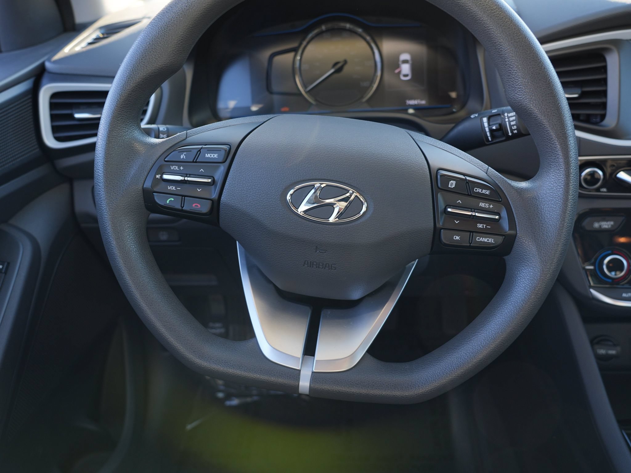 Used 2018 Hyundai Ioniq Blue FWD image 24