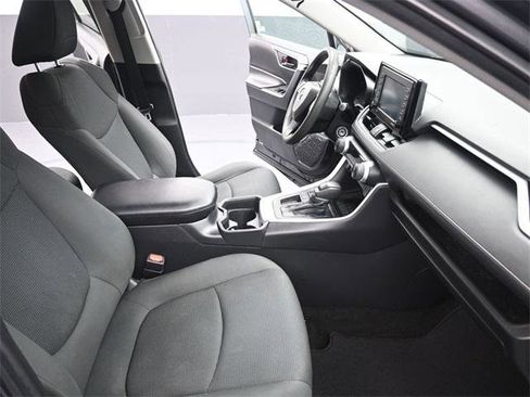 Certified 2021 Toyota RAV4 LE image 24