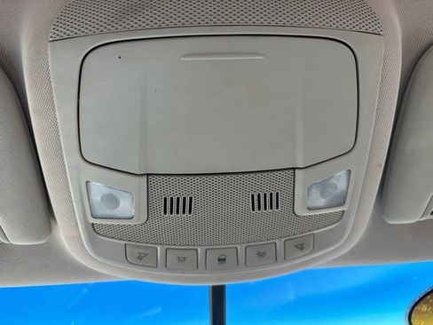 Used 2013 Lincoln MKZ Sedan 4D image 17