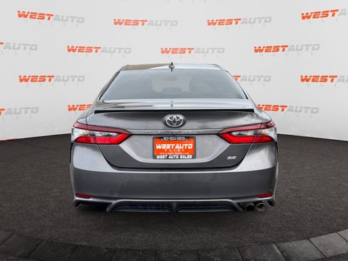 Used 2024 Toyota Camry SE image 4