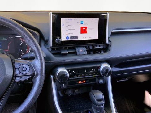 Used 2024 Toyota RAV4 LE image 9