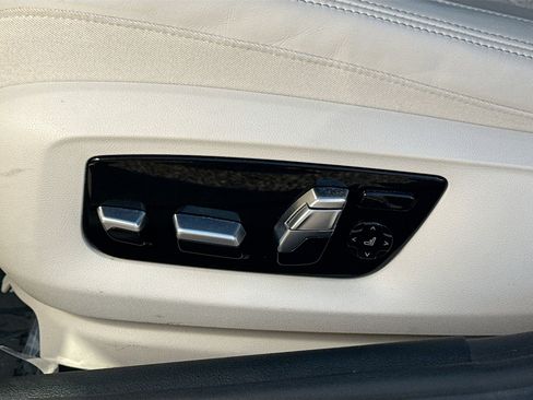 Used 2023 BMW 540i w/ M Sport Package RWD image 25
