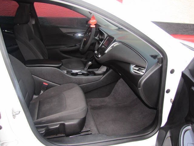 Used 2018 Chevrolet Malibu LS FWD image 12