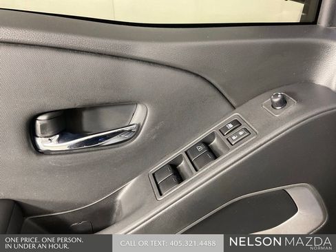 Used 2024 Nissan Frontier SV w/ SV Convenience Package RWD image 18