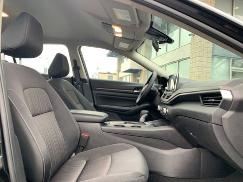 Used 2025 Nissan Altima 2.5 SV image 37