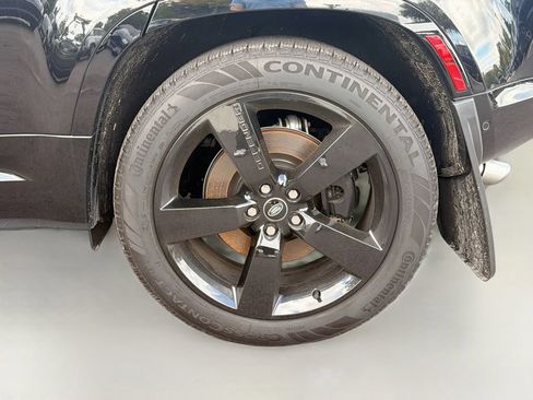 Used 2025 Land Rover Defender 110 V8 AWD/4WD image 34