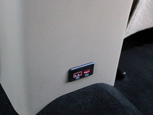 Certified 2020 Nissan Rogue SV image 43