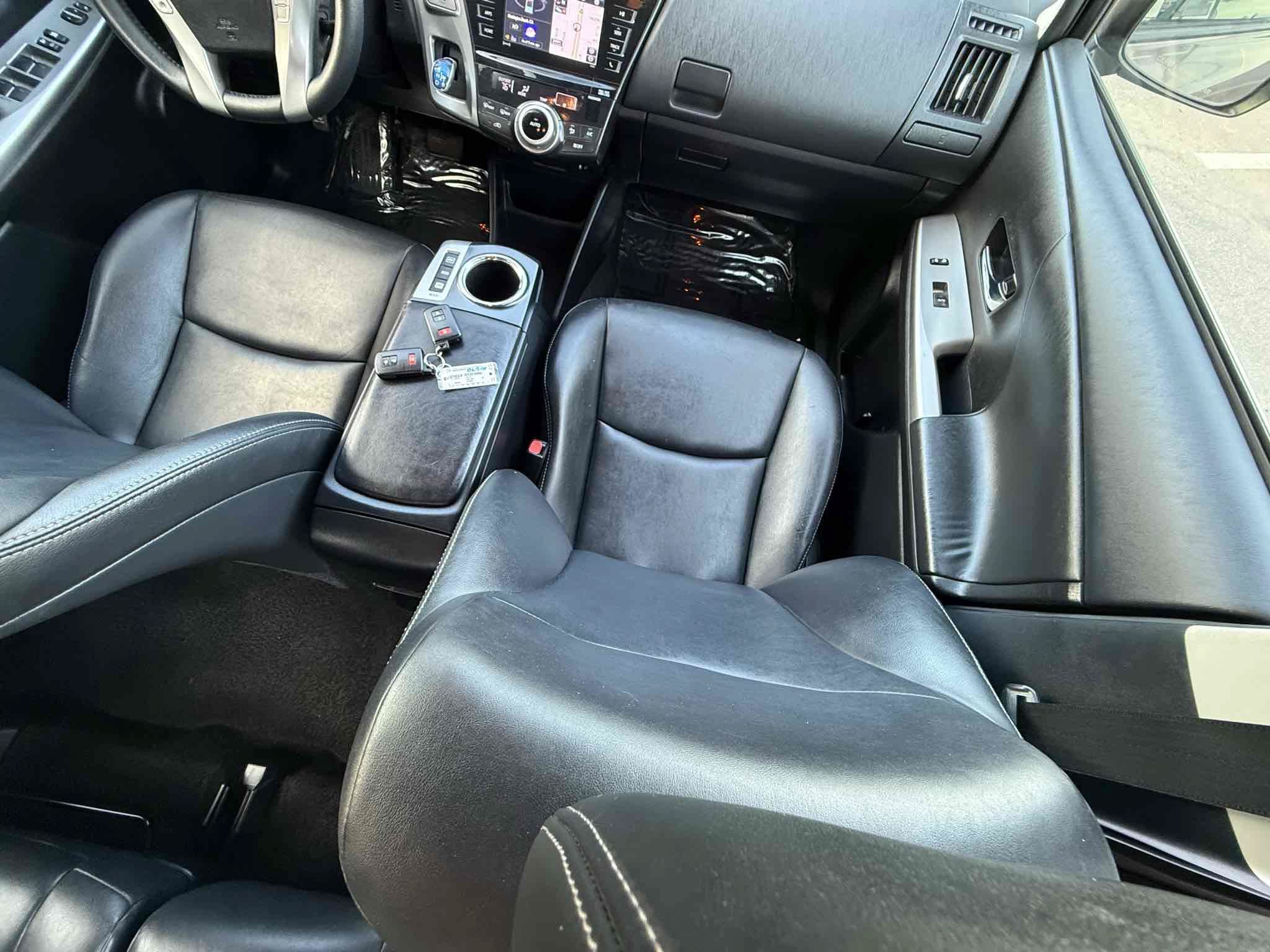 Used 2017 Toyota Prius V Four FWD image 67