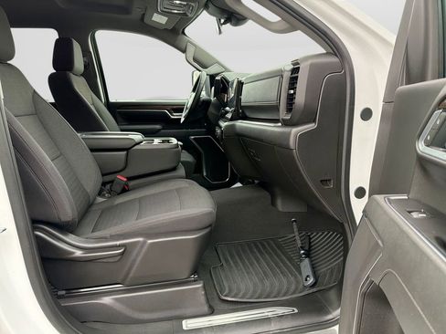 Used 2025 Chevrolet Silverado 2500 LT w/ Convenience Package image 29