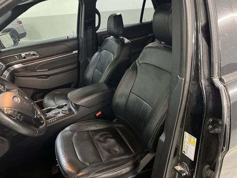 Used 2018 Ford Explorer Limited AWD/4WD image 5