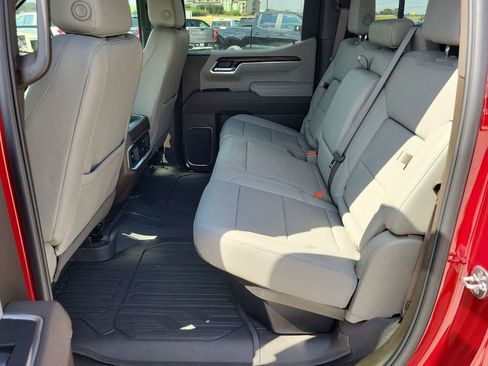 New 2026 GMC Sierra 1500 SLT image 24