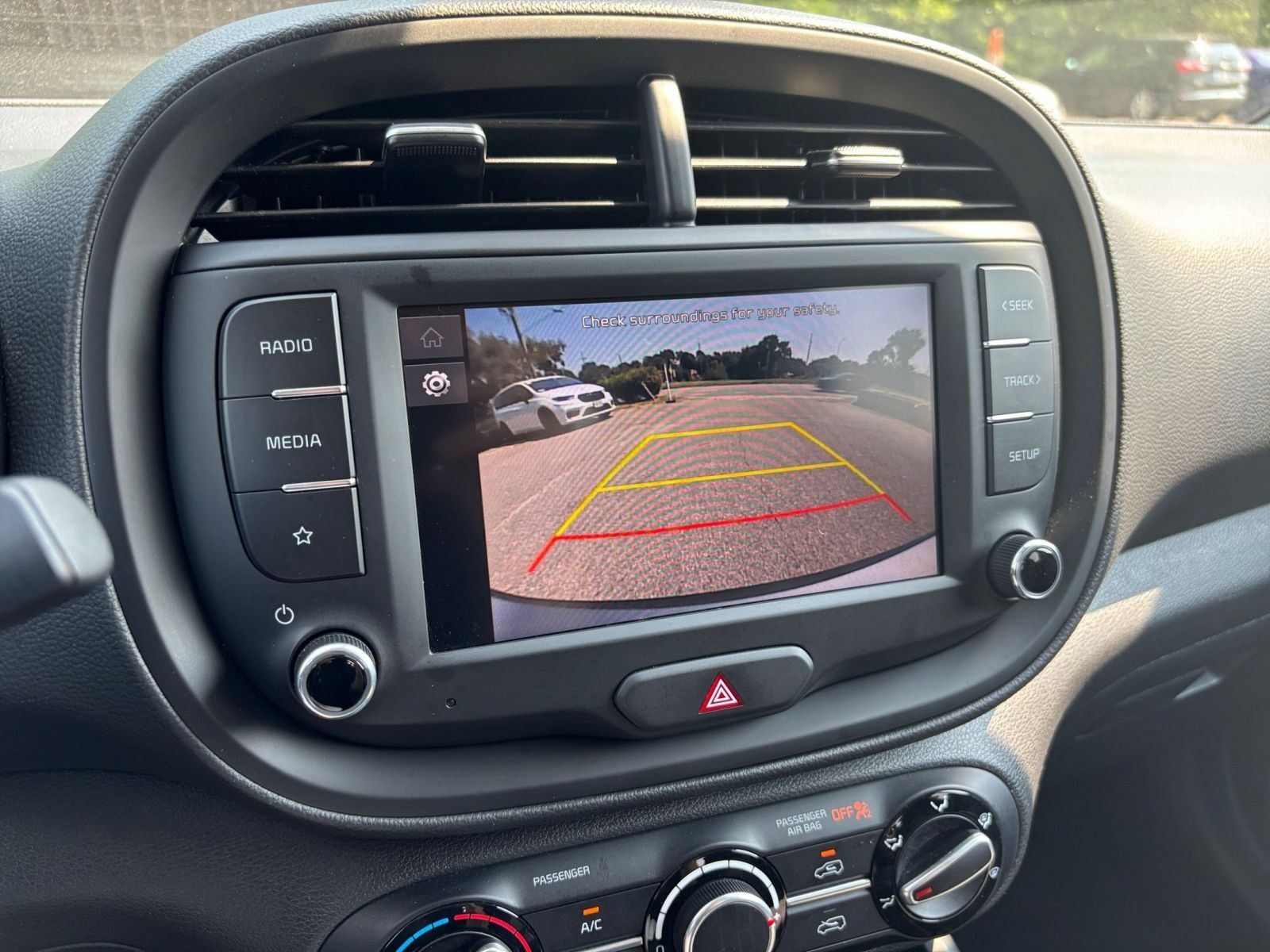 Used 2025 Kia Soul LX w/ LX Technology Package FWD image 20