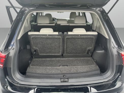 Used 2019 Volkswagen Tiguan SE w/ 3rd Row Seat Package image 12
