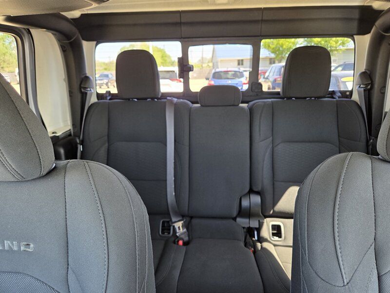 Used 2020 Jeep Gladiator Overland w/ Uconnect 4C Nav & Sound Group AWD/4WD image 23