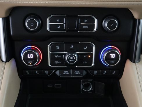 Used 2022 Chevrolet Tahoe Premier RWD image 21