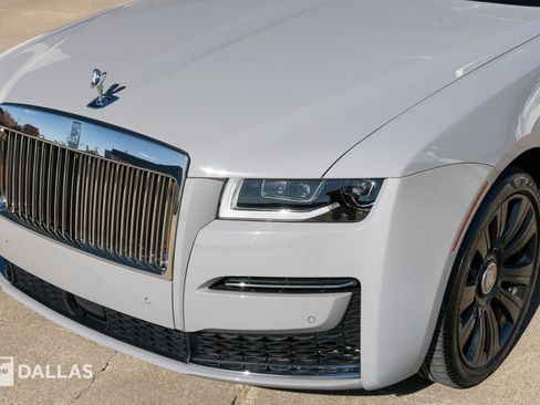 Used 2024 Rolls-Royce Ghost image 6