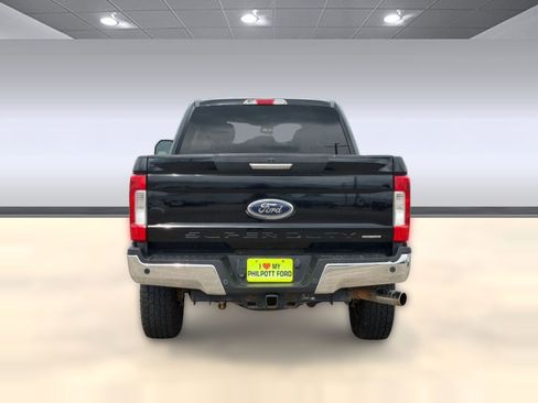 Used 2017 Ford F250 XLT w/ XLT Premium Package AWD/4WD image 10
