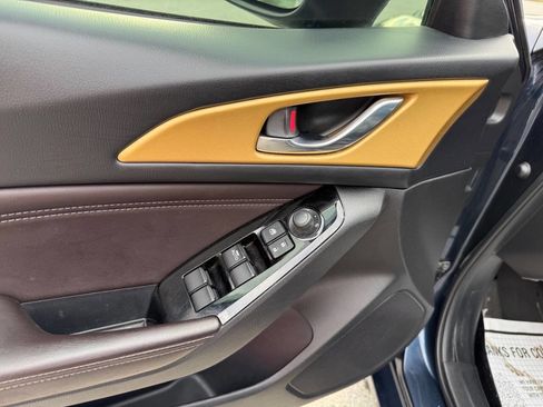 Used 2018 MAZDA MAZDA3 Touring image 17