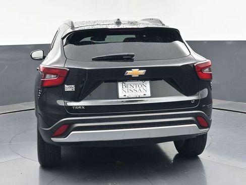 Used 2025 Chevrolet Trax LT w/ LT Convenience Package FWD image 40