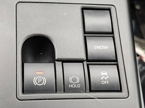 Used 2023 Toyota Highlander XSE image 16