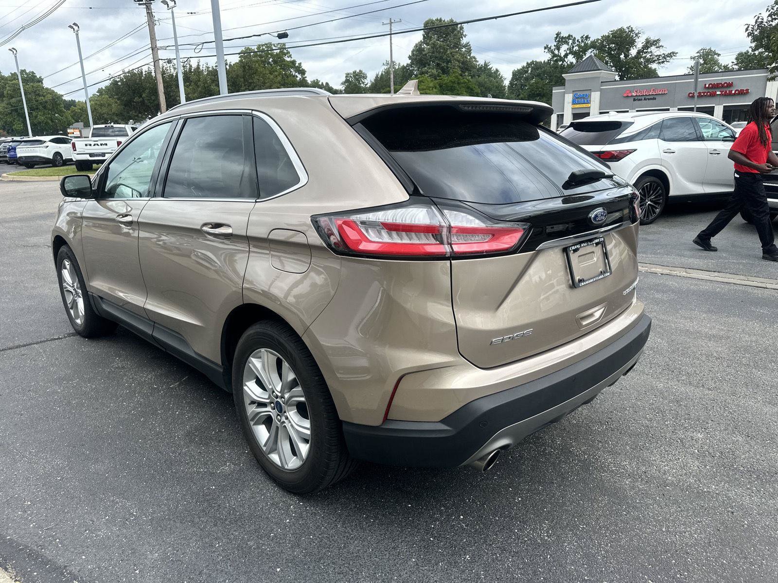 Used 2020 Ford Edge Titanium FWD image 5