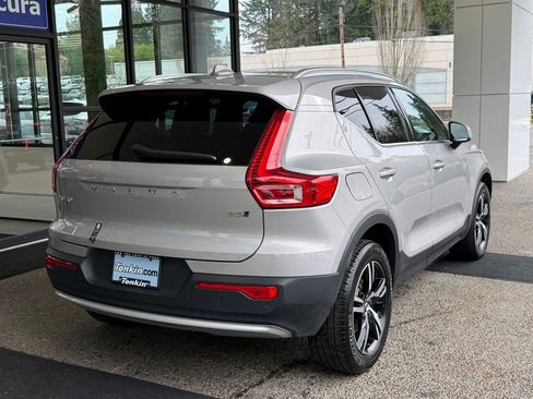 Used 2024 Volvo XC40 B5 Core AWD/4WD image 8