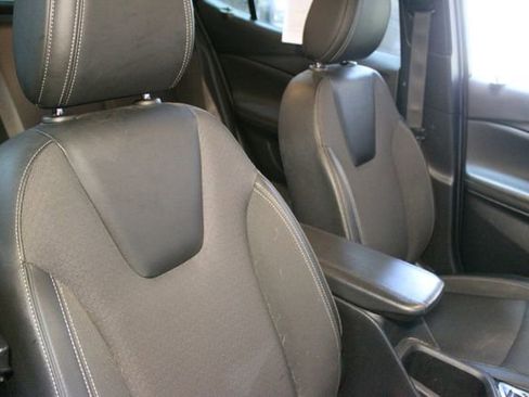 Used 2023 Buick Encore GX Preferred w/ Cold Weather Comfort Package FWD image 11