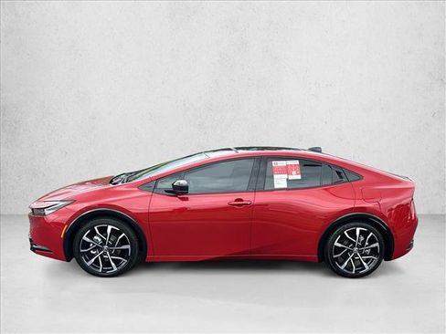 New 2026 Toyota Prius Plug-In Hybrid FWD image 5