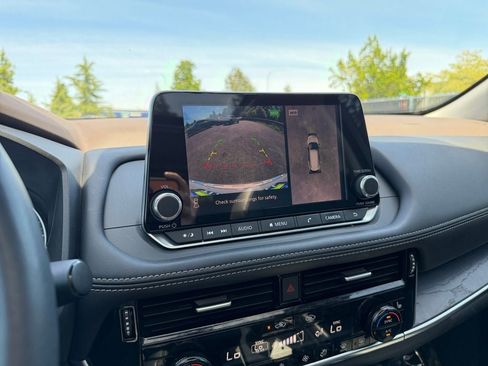 Used 2021 Nissan Rogue SL FWD image 17