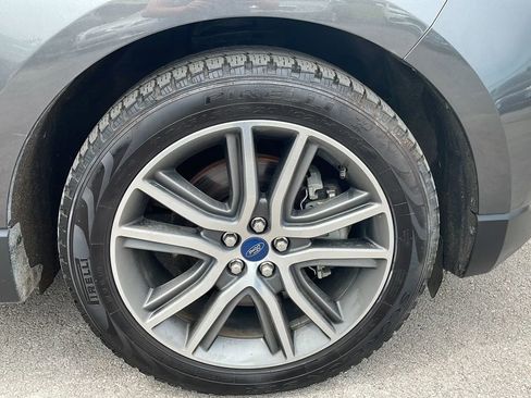 Used 2020 Ford Edge Titanium image 21