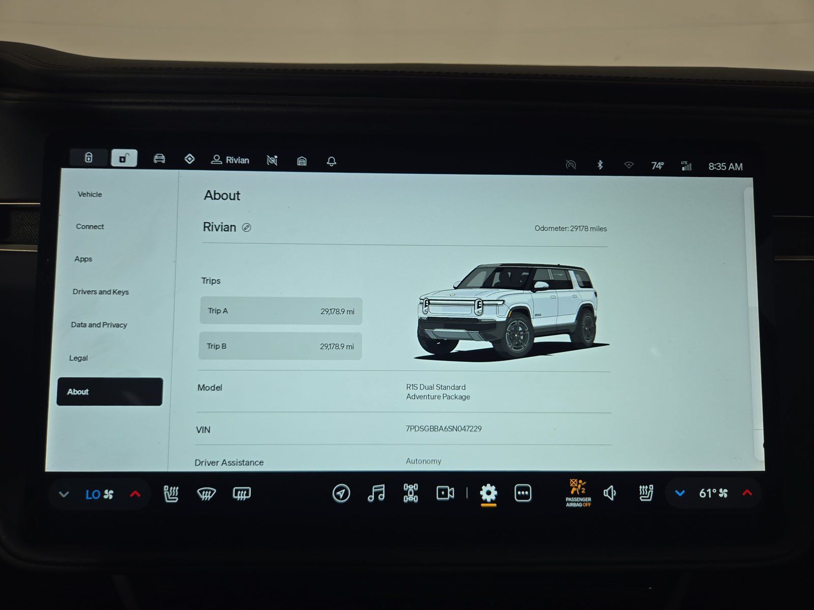 Used 2025 Rivian R1S Adventure Dual AWD/4WD image 29